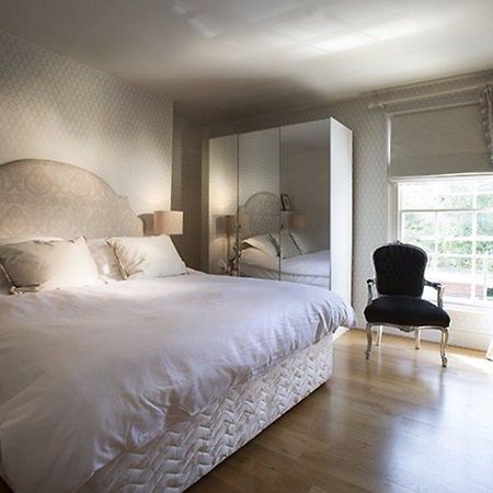 The Hollies Hotell Newark upon Trent Exteriör bild